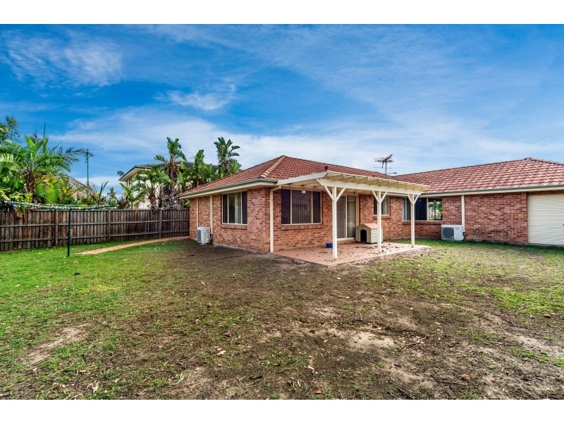 24 Jenolan Court, Wattle Grove NSW 2173