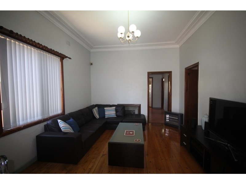 32 Blenheim Street, Croydon Park NSW 2133