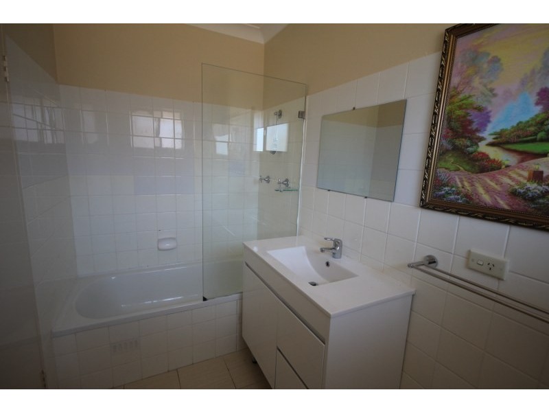 8/25 Sixth Avenue, Campsie NSW 2194