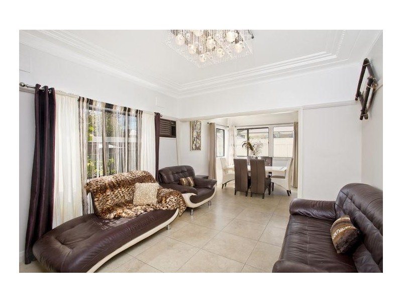 233 Waterloo Road, Greenacre NSW 2190