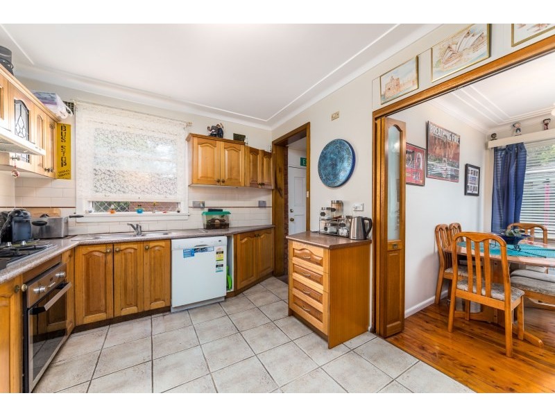 1 Waldo Crescent, Peakhurst NSW 2210