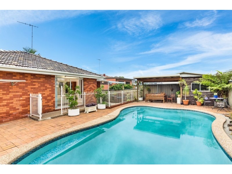 61 Jacaranda Drive, Georges Hall NSW 2198