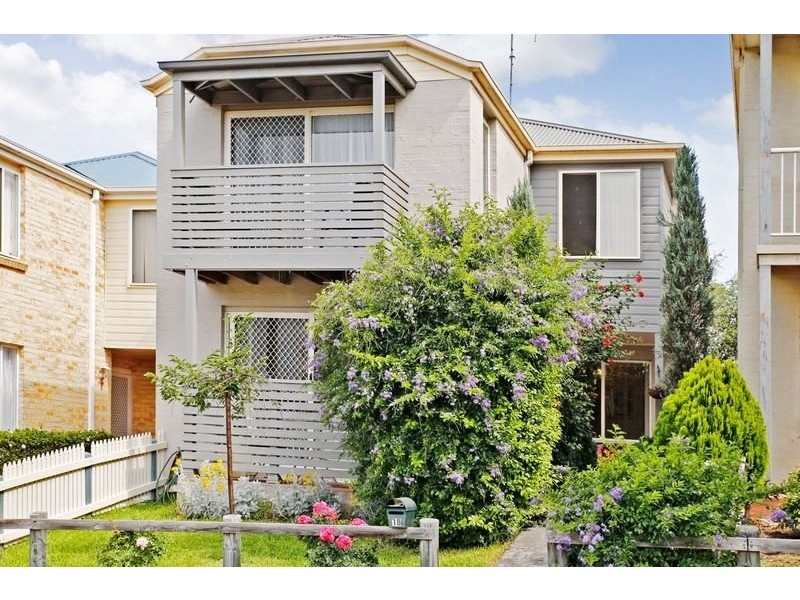 18 Brookview Street, Currans Hill NSW 2567
