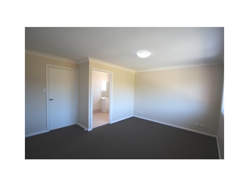 12 Swan Circuit, Green Valley NSW 2168