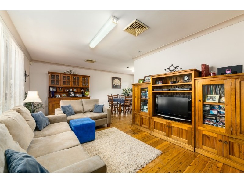 37 Jacaranda Drive, Georges Hall NSW 2198