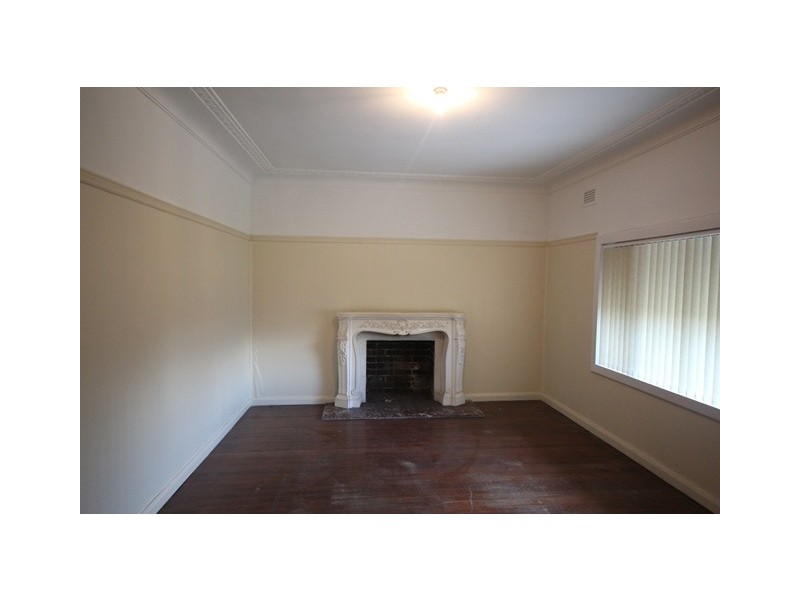 42 Binalong Road, Pendle Hill NSW 2145