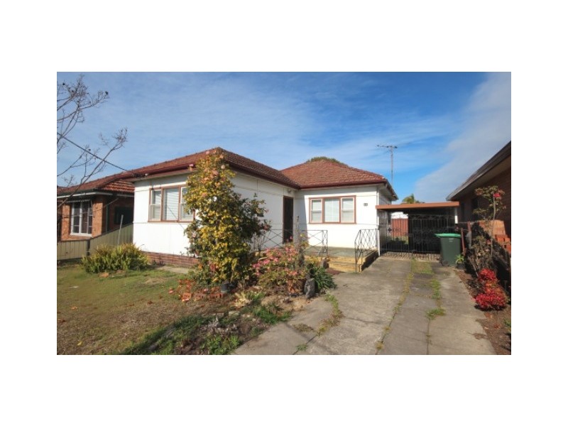 11 Shannon Street, Greenacre NSW 2190