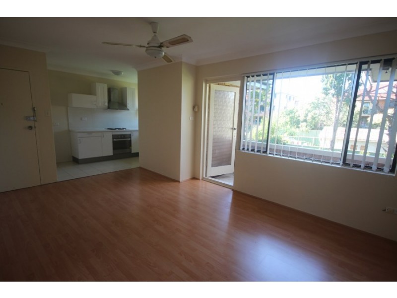 8/25 Sixth Avenue, Campsie NSW 2194