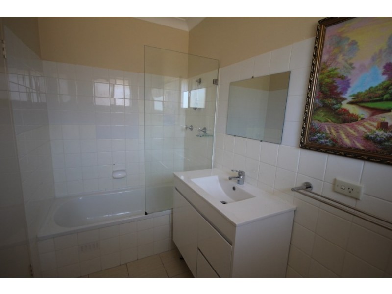 8/25 Sixth Avenue, Campsie NSW 2194