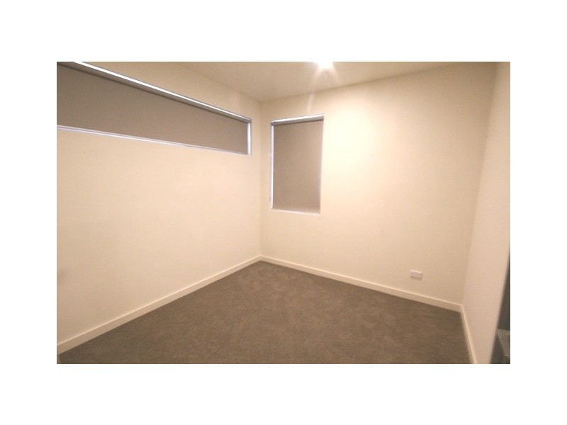 302A/2 Rowe Drive, Potts Hill NSW 2143