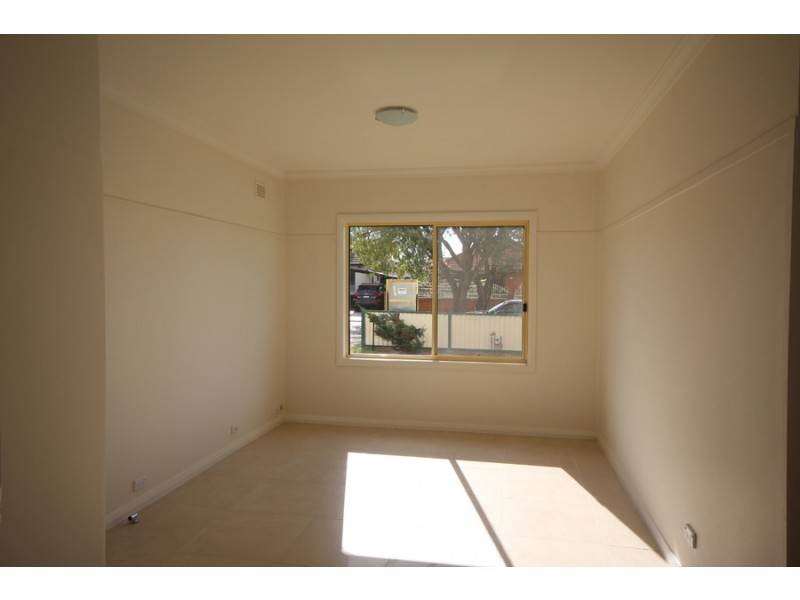 5 Wilbur Street, Greenacre NSW 2190