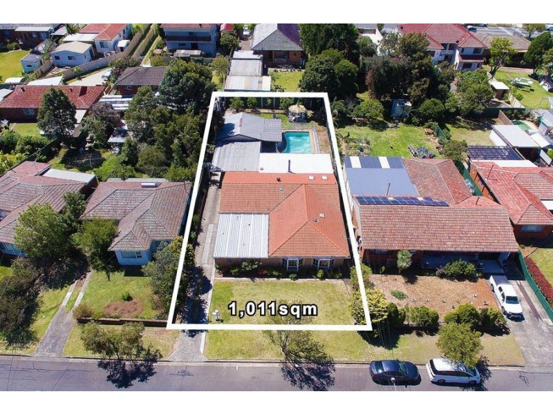 7 Suva Crescent, Greenacre NSW 2190