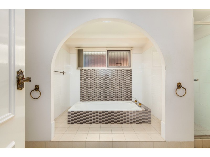 7 Suva Crescent, Greenacre NSW 2190