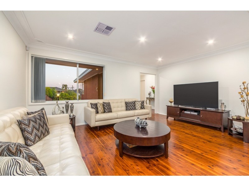 14 Diane Close, Greenacre NSW 2190