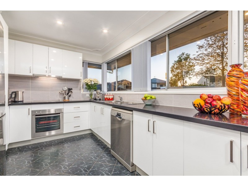 14 Diane Close, Greenacre NSW 2190