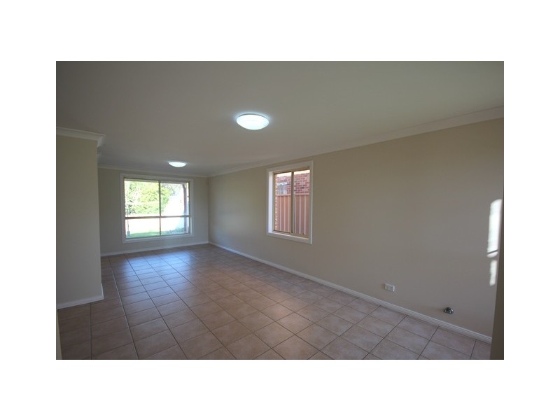 12 Swan Circuit, Green Valley NSW 2168