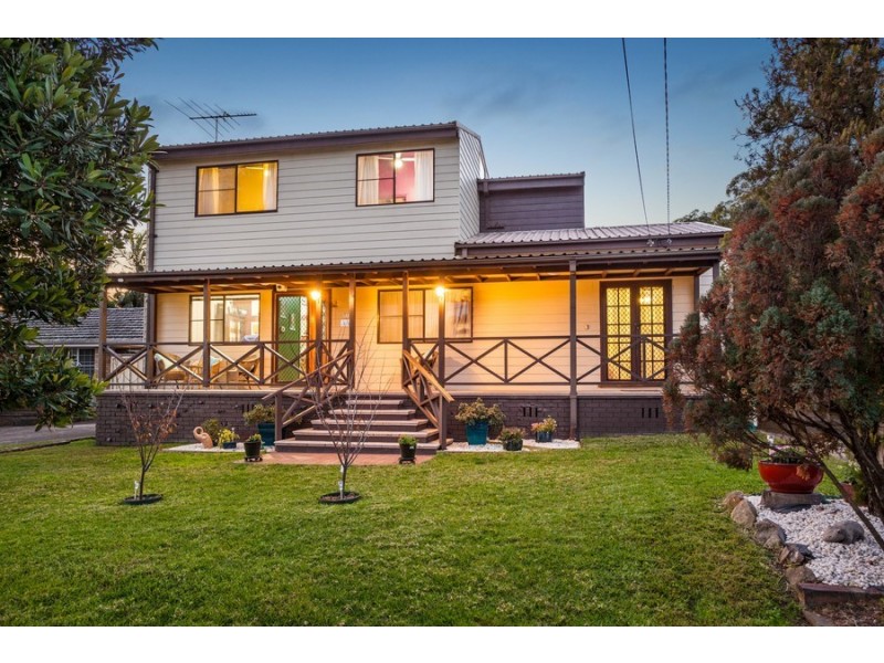 80 Caroline Crescent, Georges Hall NSW 2198