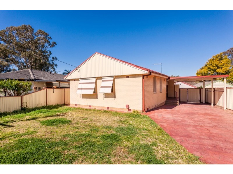 28 Insignia Street, Sadleir NSW 2168