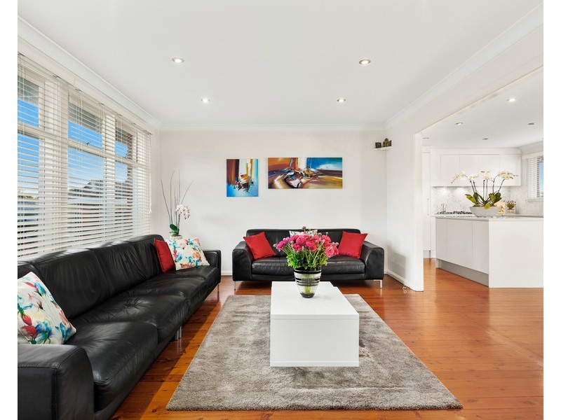 13 Universal Avenue, Georges Hall NSW 2198