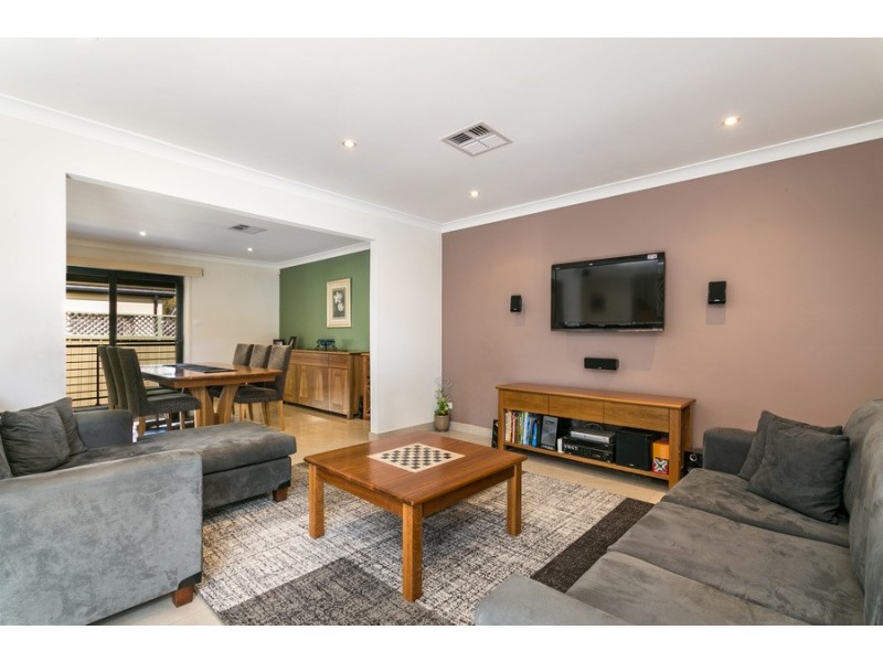 32B Universal Avenue, Georges Hall NSW 2198