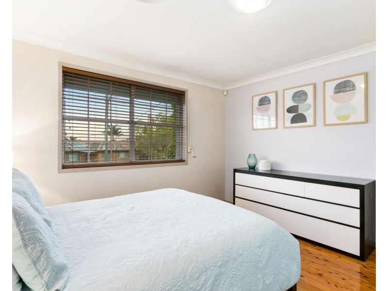 85 Jacaranda Drive, Georges Hall NSW 2198