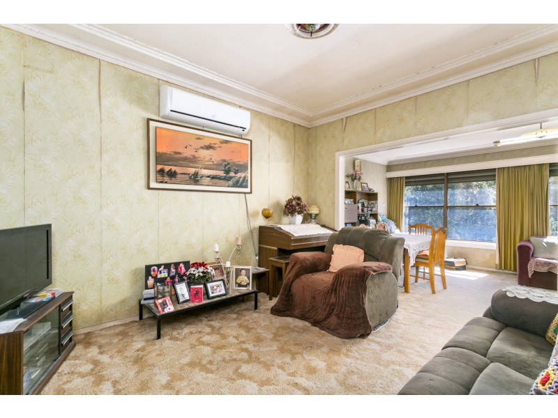 482 Henry Lawson Drive, East Hills NSW 2213