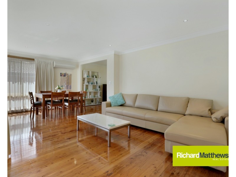 31 Oak Drive, Georges Hall NSW 2198