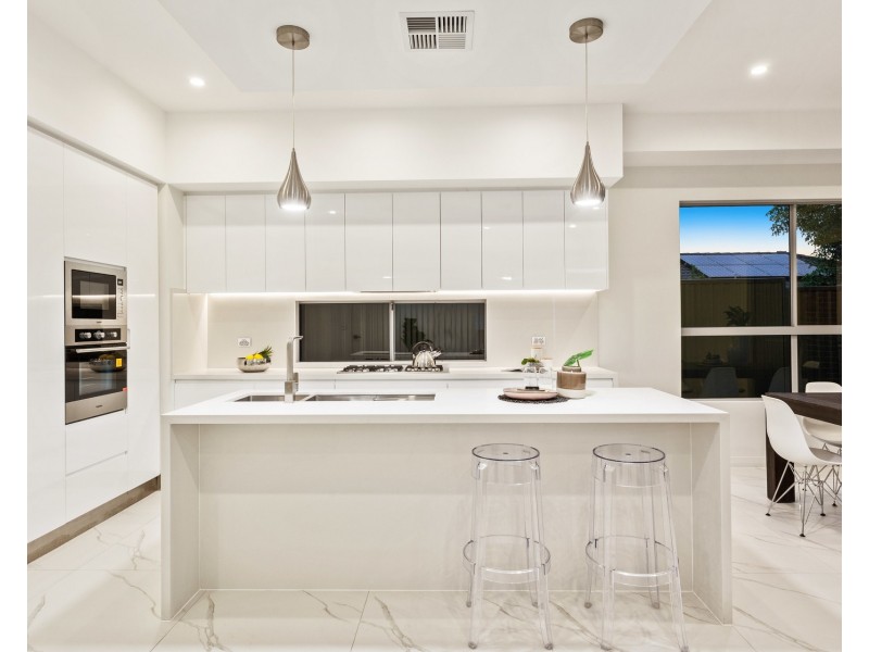 7 Cumberland Avenue, Georges Hall NSW 2198