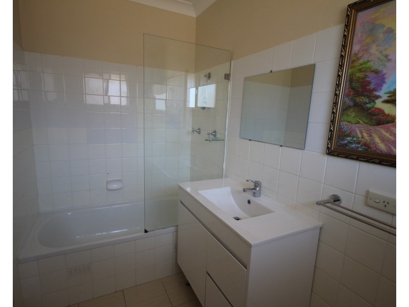 8/25 Sixth Avenue, Campsie NSW 2194