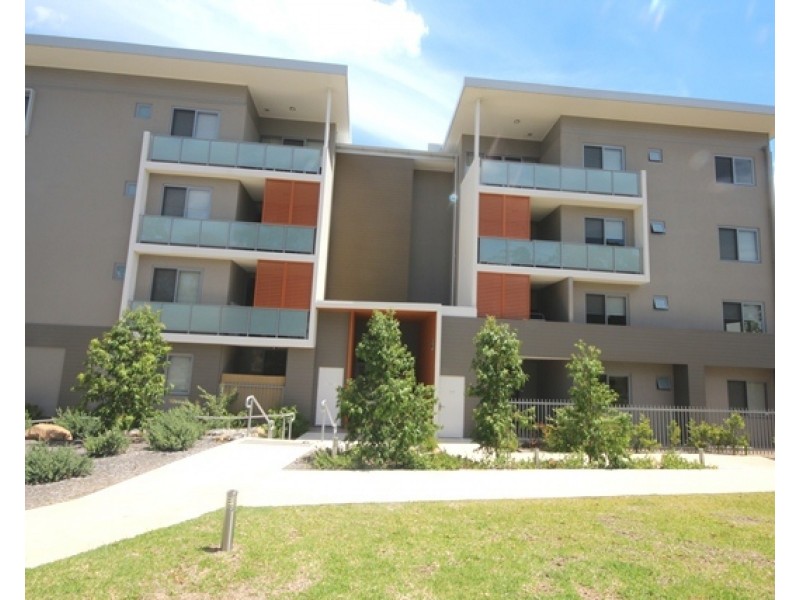 302A/2 Rowe Drive, Potts Hill NSW 2143