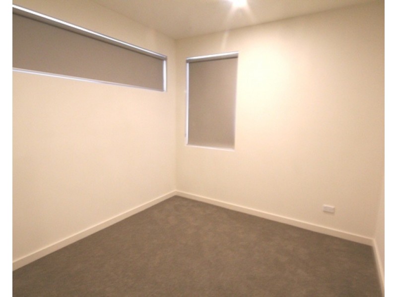 302A/2 Rowe Drive, Potts Hill NSW 2143