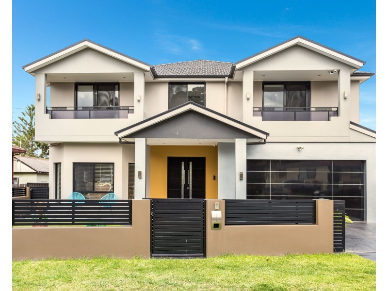 7 Endeavour Road, Georges Hall NSW 2198