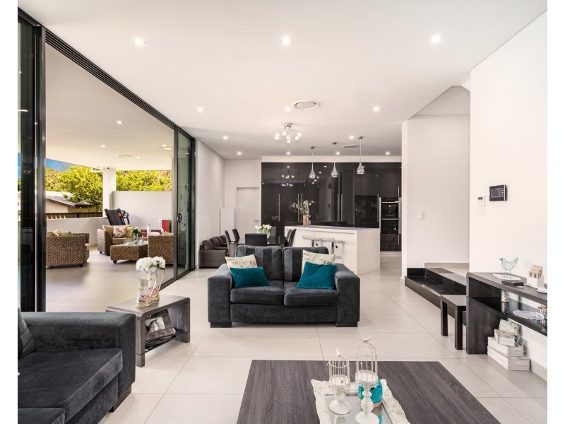 7 Endeavour Road, Georges Hall NSW 2198