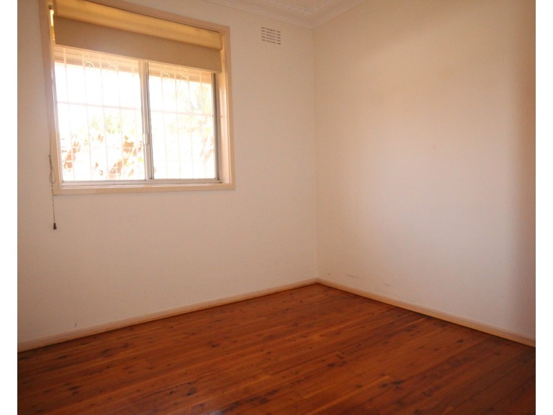 72 Wendy Avenue, Georges Hall NSW 2198