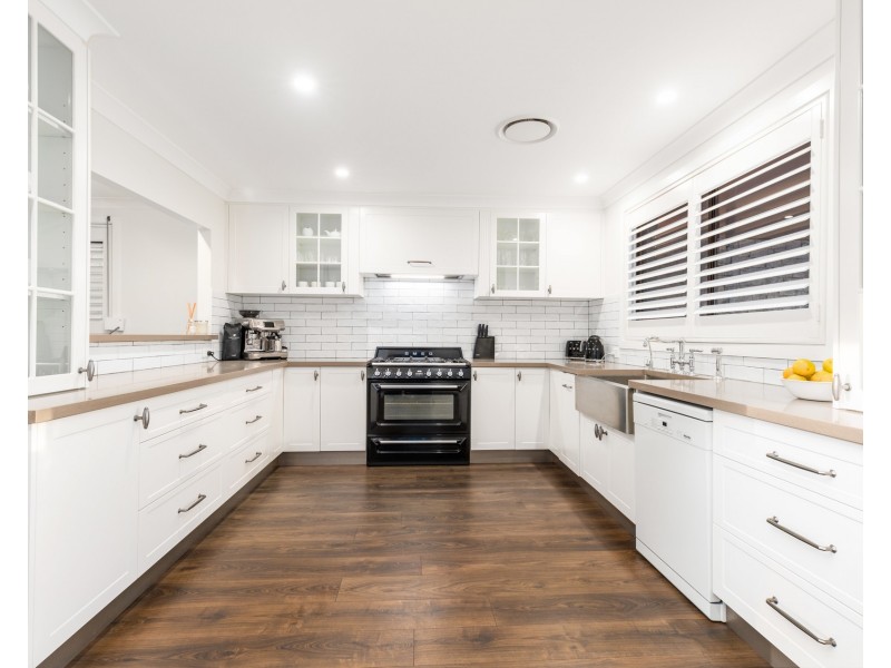 44 Donington Avenue, Georges Hall NSW 2198