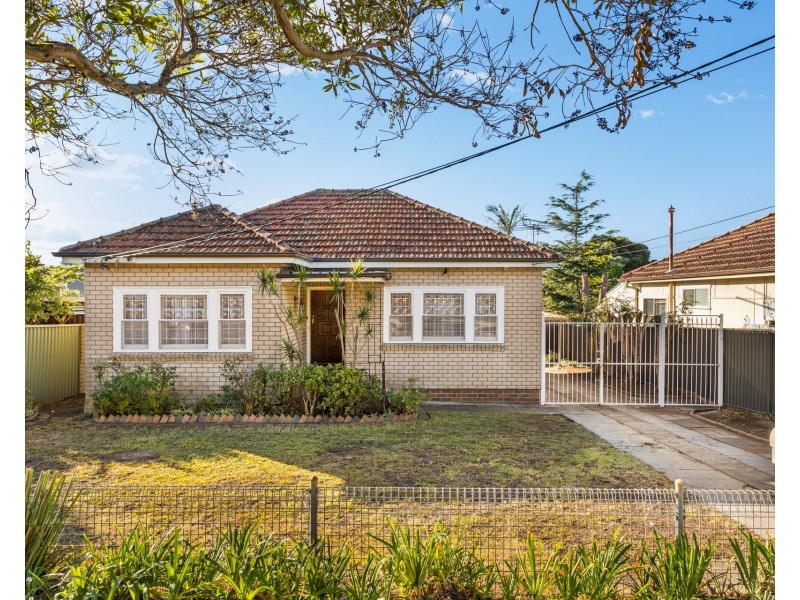 8 Birdsall Avenue, Condell Park NSW 2200