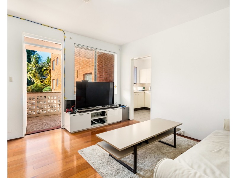 2/96 Victoria Street, Ashfield NSW 2131