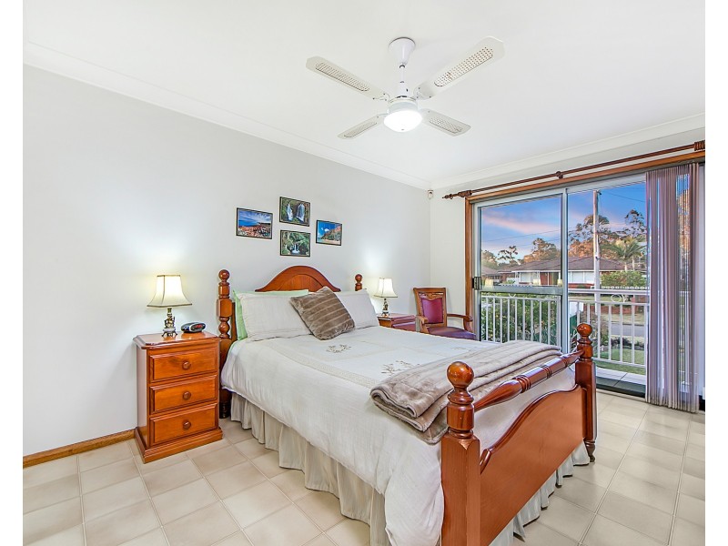 8 Ayres Crescent, Georges Hall NSW 2198