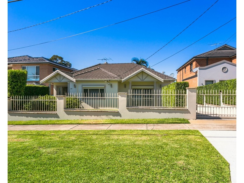 31 Rea Street, Greenacre NSW 2190