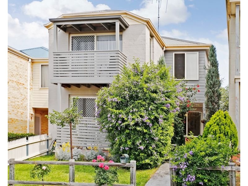 18 Brookview Street, Currans Hill NSW 2567