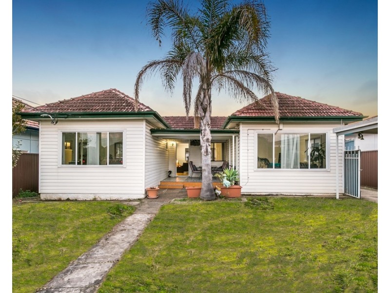 4 Fifth Avenue, Condell Park NSW 2200