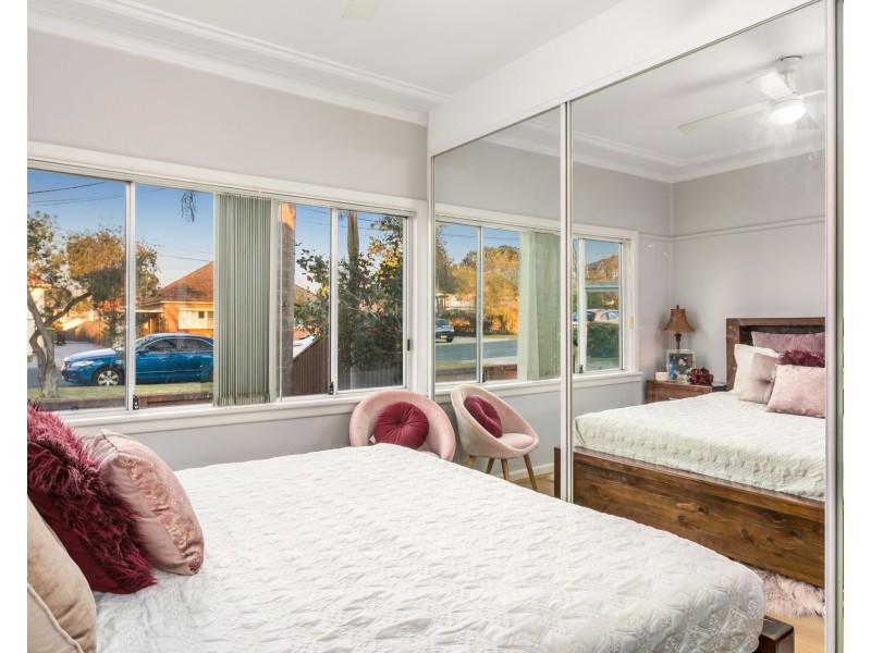 4 Fifth Avenue, Condell Park NSW 2200