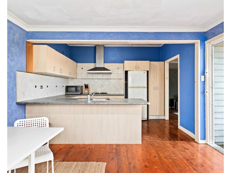 4 Napoleon Road, Greenacre NSW 2190