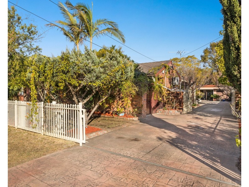 33 Haig Avenue, Georges Hall NSW 2198