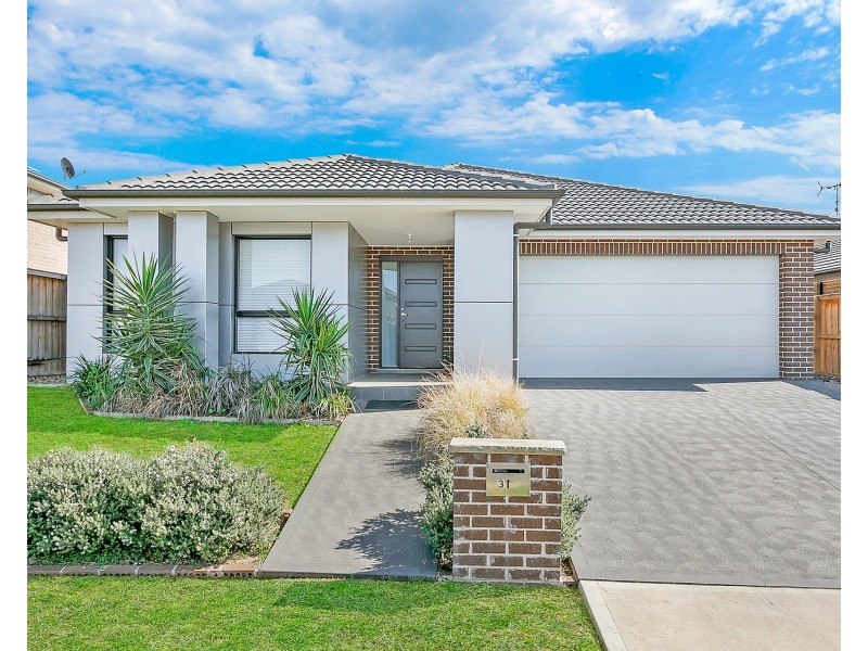 31 Burringoa Crescent, Colebee NSW 2761