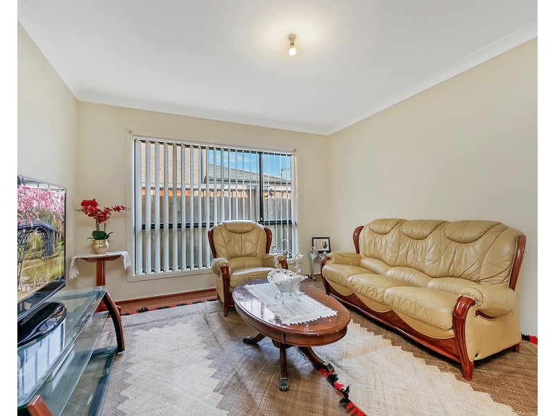 31 Burringoa Crescent, Colebee NSW 2761