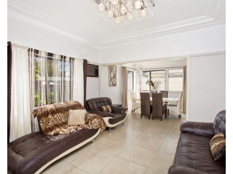 233 Waterloo Road, Greenacre NSW 2190