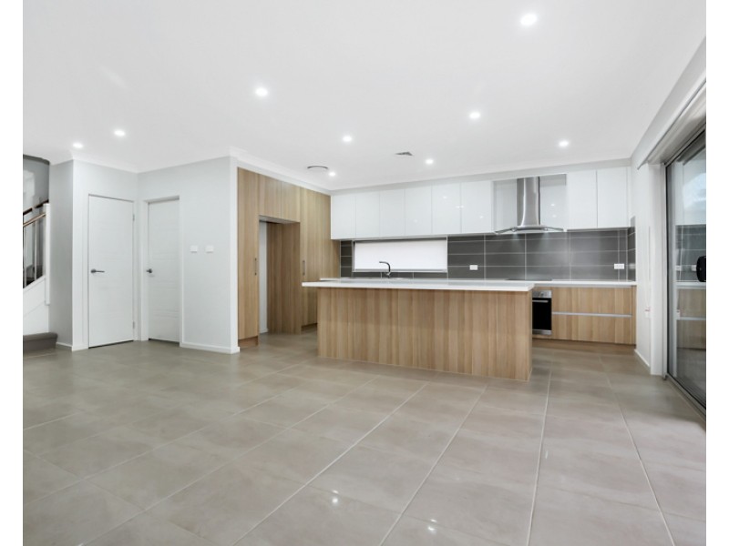 28 Sturt Avenue, Georges Hall NSW 2198