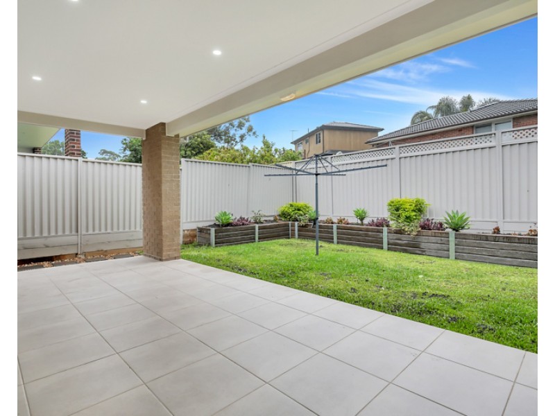 28 Sturt Avenue, Georges Hall NSW 2198