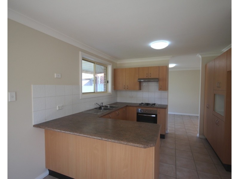 12 Swan Circuit, Green Valley NSW 2168